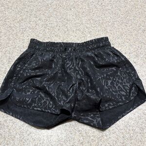 Zyia active girls 10-11 black tonal leopard print shorts